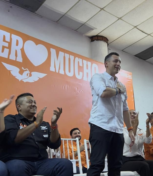 adrianavilaes's tweet photo. Un gusto recibir en #Xalapa a nuestro amigo @colosioriojas en apoyo a nuestro candidato @romanmorenohdz 

#FuerzaNaranja
@MovCiudadanoMX https://t.co/KdbErtleU0