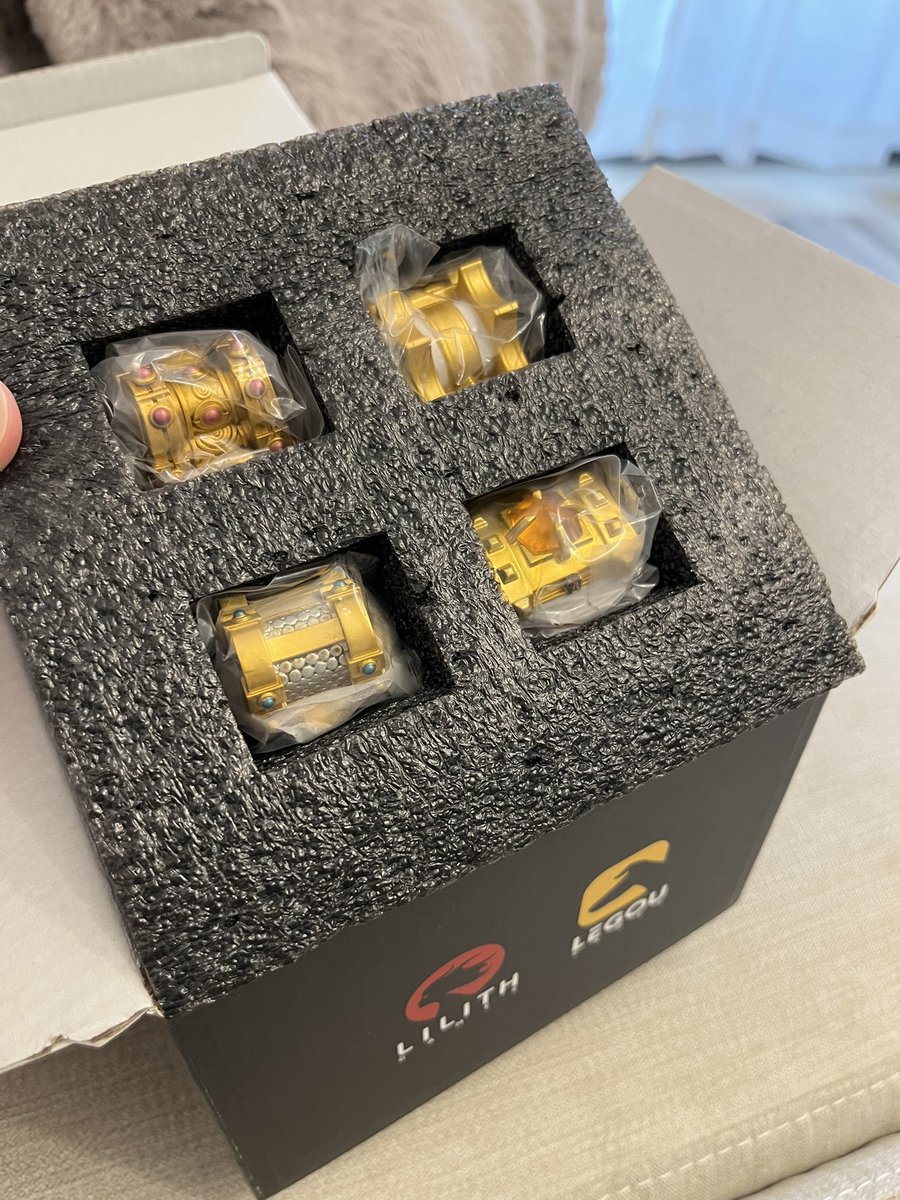 RokMemory's tweet image. 公式さんから....!!
水晶宝箱貰えて運気アップ?!✨
ありがとうございますー！！

目立つところに飾っちゃお〜

@RoK_Japan