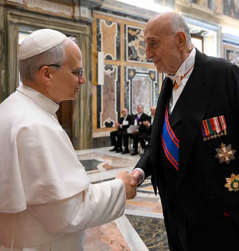 Pope Leo XIV: The Church can never be exempted from speaking the truth about humanity and the world, resorting whenever necessary to blunt language that may initially create misunderstanding. scross.co.za/2025/05/pope-l…