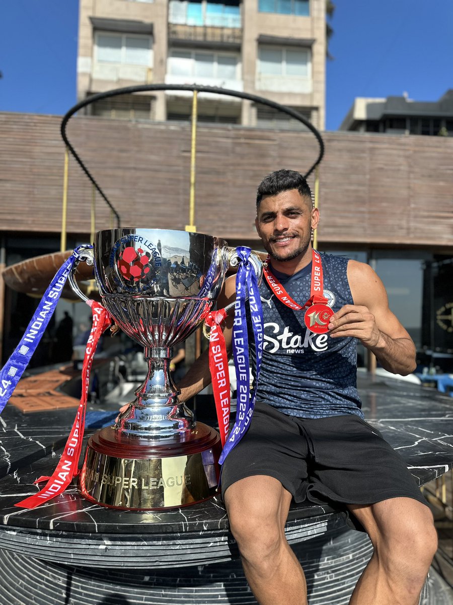 shubham360mind's tweet photo. 🚨Breaking: Mehtab Singh is Mohun Bagan’s top target, but the transfer fee is high.
A foreign midfielder is also expected — more of a No. 8, not like Stewart.
[@rejintjays36 ]
#IndianFootball #ISL #MohunBagan #MBSG #ISLTransfers #Transfers #MumbaiCityFC #MCFC #Shubham360 https://t.co/za6VoAkk6I