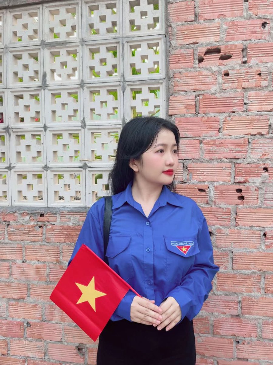 loc1400's tweet photo. @huongcaolysnx Phải em không vậy https://t.co/RqEkCxwsFM