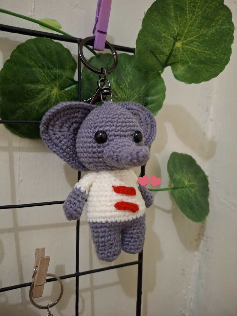 Orderan tadi malem, hari ini banget mau dibuat ke konser.
Request gajah pake kaos putih yg ada logo tournya abang Tulus dkk 😍

Sambil nunggu orderan benang yg blm nyampe, jadilah poject roro jonggrang ini!

Yuk yang mau custom karakter favoritnya, tanya2 dulu juga boleh, DM yap!