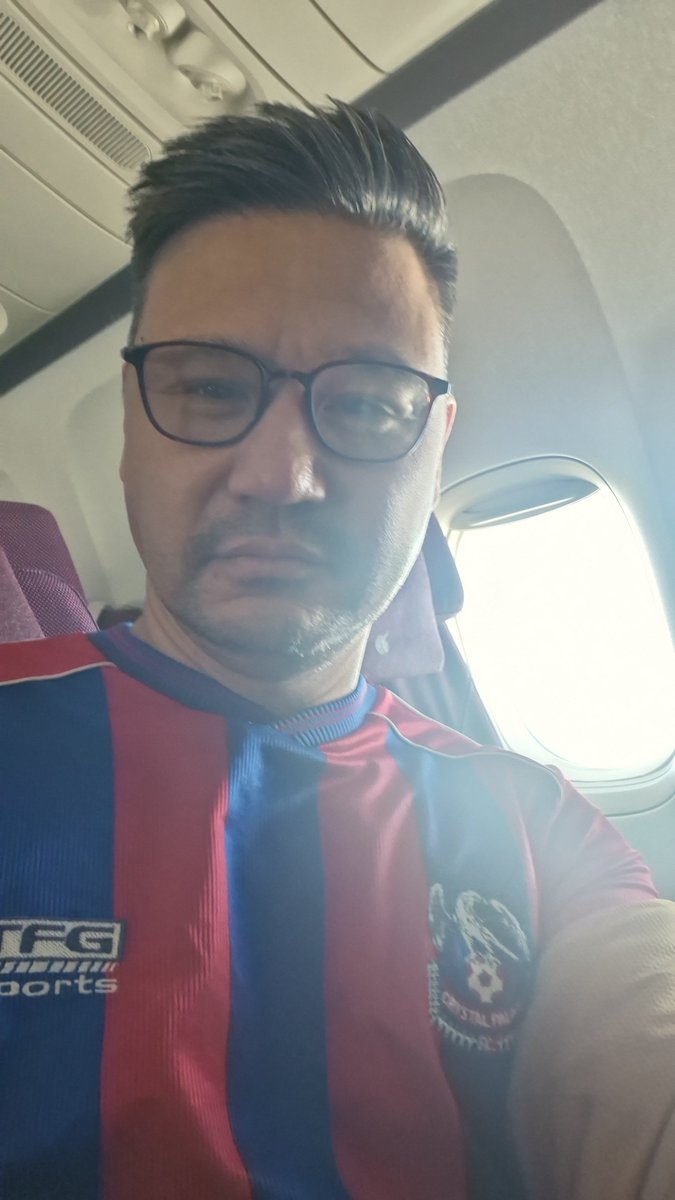 45 away min from London now. Flying in from #singapore. Three hours sleep. Jetlagged. Who cares. It's the fucking #FACupFinal !!!

#CPFC @cpfc
