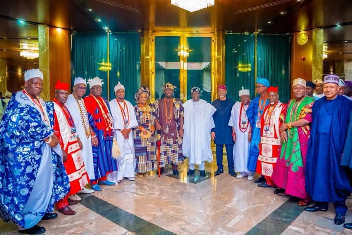 President Bola Ahmed Tinubu <a href="/officialABAT/">Bola Ahmed Tinubu</a> Met With His Majesty Oba Akeem Abimbola Owoade The Alaafin of Oyo yesterday, Friday, May 16, at the Presidential Villa, Abuja.

#Skimeh