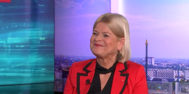 So grinst unsere Verteidigungsministerin und verkündet Sky-Shield kommt trotz Sparbudget. Die Pensionisten werden es schon bezahlen. Finanzierung sowie bei anderen Investitionen mittels "Sonderbudget". Ah Sonderbudgets?? Herr Finanzminister <a href="/MarterbauerM/">Markus Marterbauer</a> ??