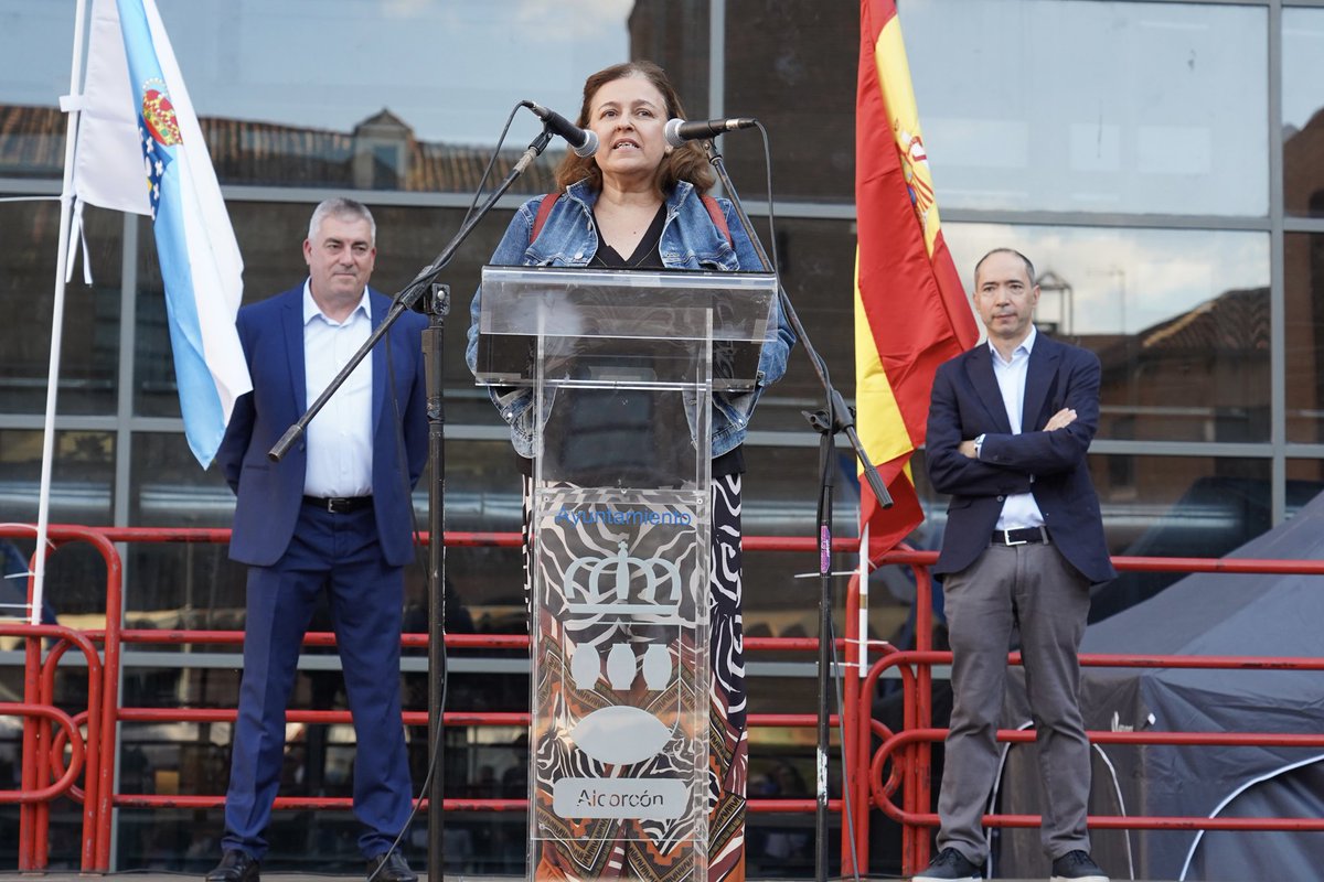 Fin de semana de celebración de las letras gallegas en #Alcorcón, Casa de Galicia, con este Mercado Celta y multitud de actividades! Dedicado a las cantareiras gallegas y la poesía popular, este día las gallegas nos transmiten parte de su cultura!