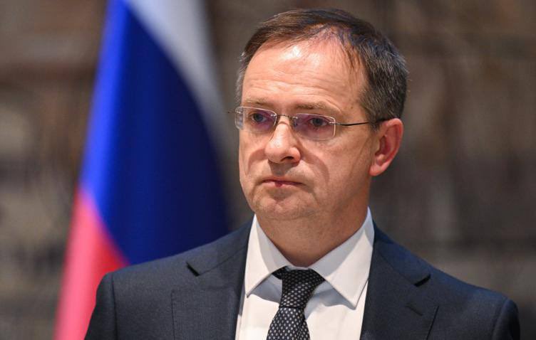 🗣️ El jefe de la delegación rusa en las conversaciones entre Moscú y Kiev en Estambul, Vladímir Medinski: 

💬 En los próximos días tendrá lugar un intercambio de prisioneros a gran escala de 1.000 por 1.000.

🔗 t.me/EmbajadaRusaEs…
