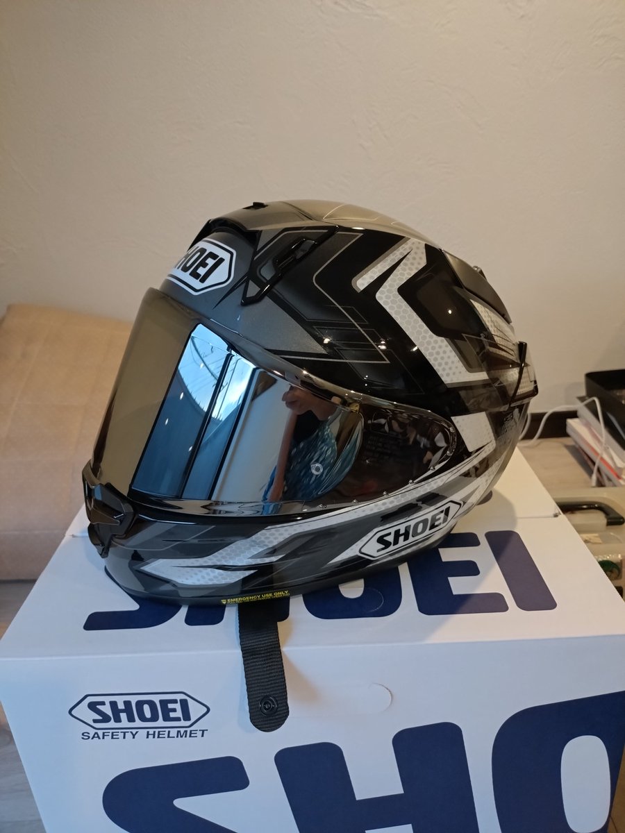 psycho_kuma's tweet photo. ストトリ購入に合わせて
ヘルメット新調！
SHOEI X-Fifteen https://t.co/680BwniW9u