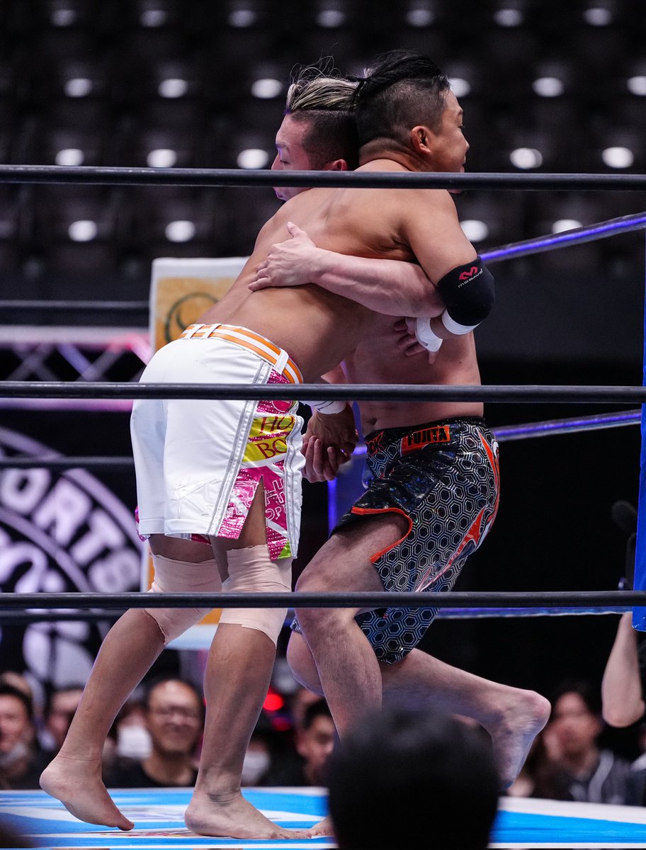 jellyfish0777's tweet image. そして素足対決に
（2025.5.17 代々木第二体育館）
#BOSJ32 #藤田晃生　#KUSHIDA