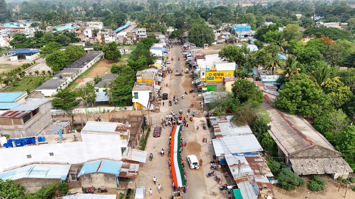Balimela city became tricolour. In honour of the success of 'Operation Sindoor' as well as the Indian Army, 'Parakram Shobha Yatra' was organized in Balimela NAC.