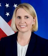 Mylovanov's tweet image. The U.S. ambassador to Ukraine Brinks, who just resigned, goes nuclear on President Trump
Brinks: I was U.S. ambassador to Ukraine. I resigned because of Trump's foreign policy: to put pressure on the victim, Ukraine, rather than on the aggressor, Russia.
1/