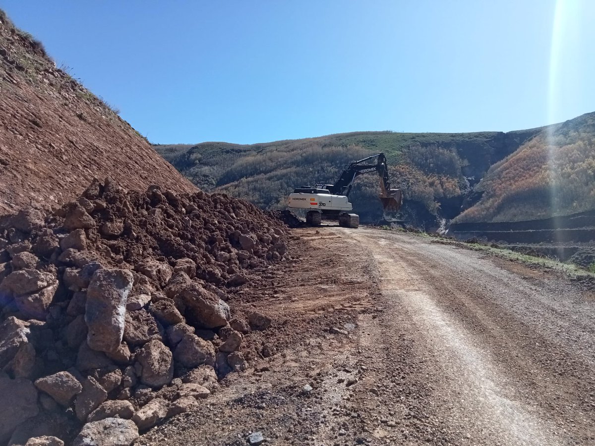 erzurum_kirsal's tweet image. 📍 #PASİNLER #Pelitli Grup Yolu 🙋

⭕ Kırsal Mahallelerimizde güvenli ulaşım sağlanması adına  Mahalle yolumuzda dolgu - genişletme ve Bakım - Onarım çalışması başlattık.

➡️