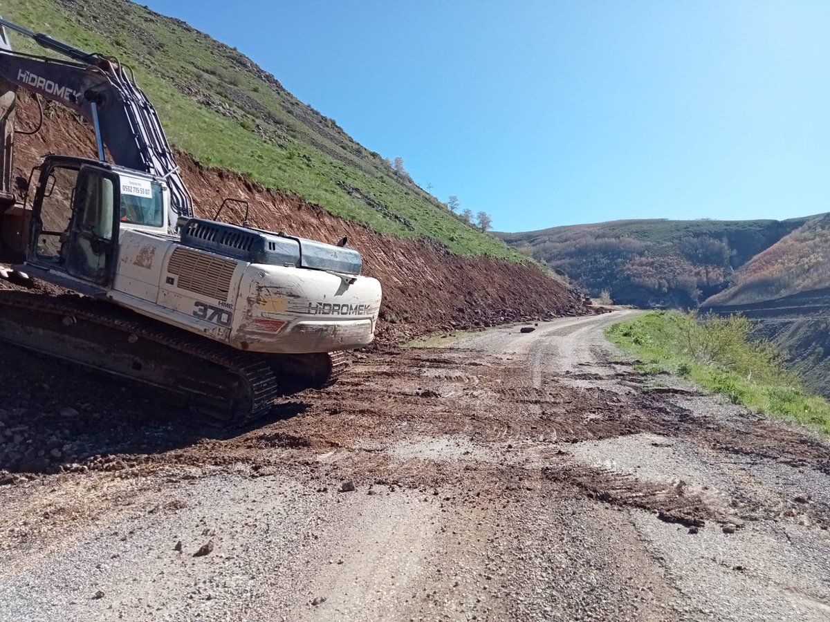 erzurum_kirsal's tweet image. 📍 #PASİNLER #Pelitli Grup Yolu 🙋

⭕ Kırsal Mahallelerimizde güvenli ulaşım sağlanması adına  Mahalle yolumuzda dolgu - genişletme ve Bakım - Onarım çalışması başlattık.

➡️