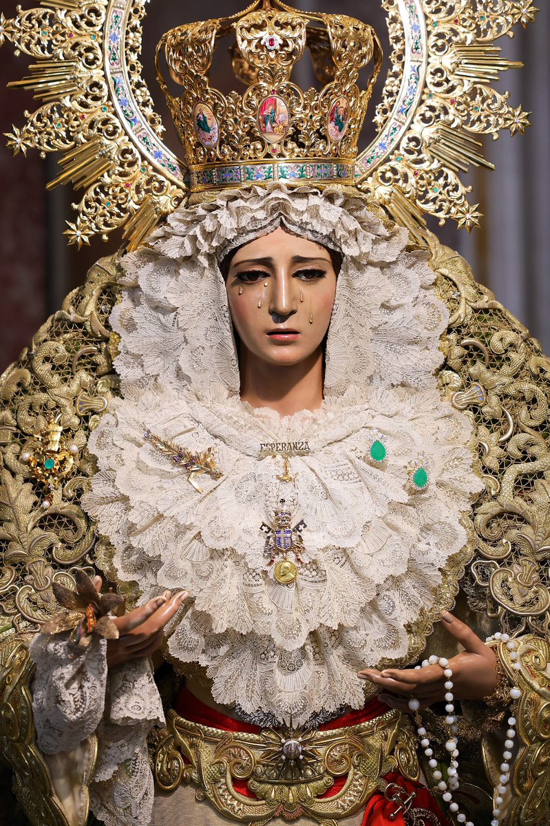 Esperanza nuestra. 
Esperanza de 𝐑𝐎𝐌𝐀. 

En la Ciudad Eterna, María Santísima de la Esperanza acoge hoy bajo su manto la fe y la devoción no solo de Málaga sino de toda Andalucía.

Que todos los caminos nos lleven a la Divina prisionera del romero.

<a href="/pasoyesperanza/">Esperanza de Málaga</a> 🌿