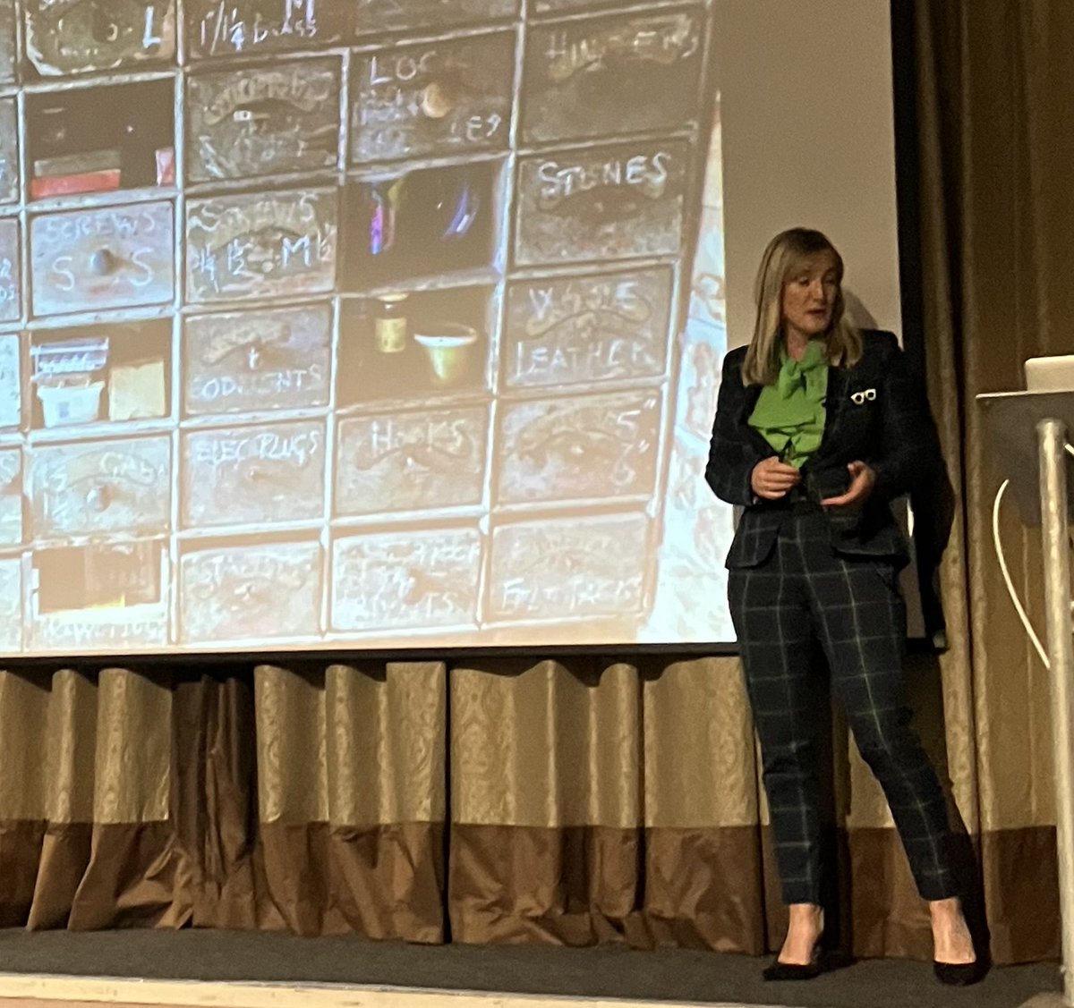 Wow. What a fabulous evening <a href="/CrownHotelHGT/">The Crown Hotel Harrogate</a> with <a href="/hawley_caroline/">Caroline Hawley</a> She is a truly gifted presenter and fabulous auctioneer providing a great insight into working on #flogit and #BargainHunt. All profits to #JustBsupport 
#MentalHealthAwarenessWeek