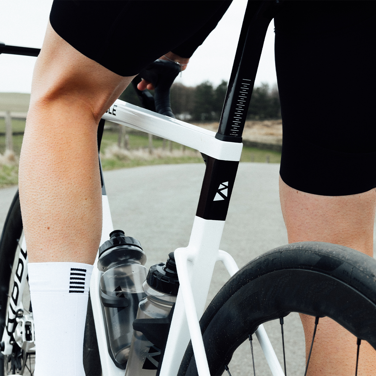 RibbleCycles's tweet photo. Every gram counts when you're racing to win.

That’s why we used MT65 carbon - engineered for explosive stiffness, insane weight savings, and total control when it matters most.

ULTRA-RACE. No Compromise. https://t.co/Er9Zz37Ioi

#UltraRace #MT65Carbon #CarbonEngineering #RaceReady #ClimbSprintCorner