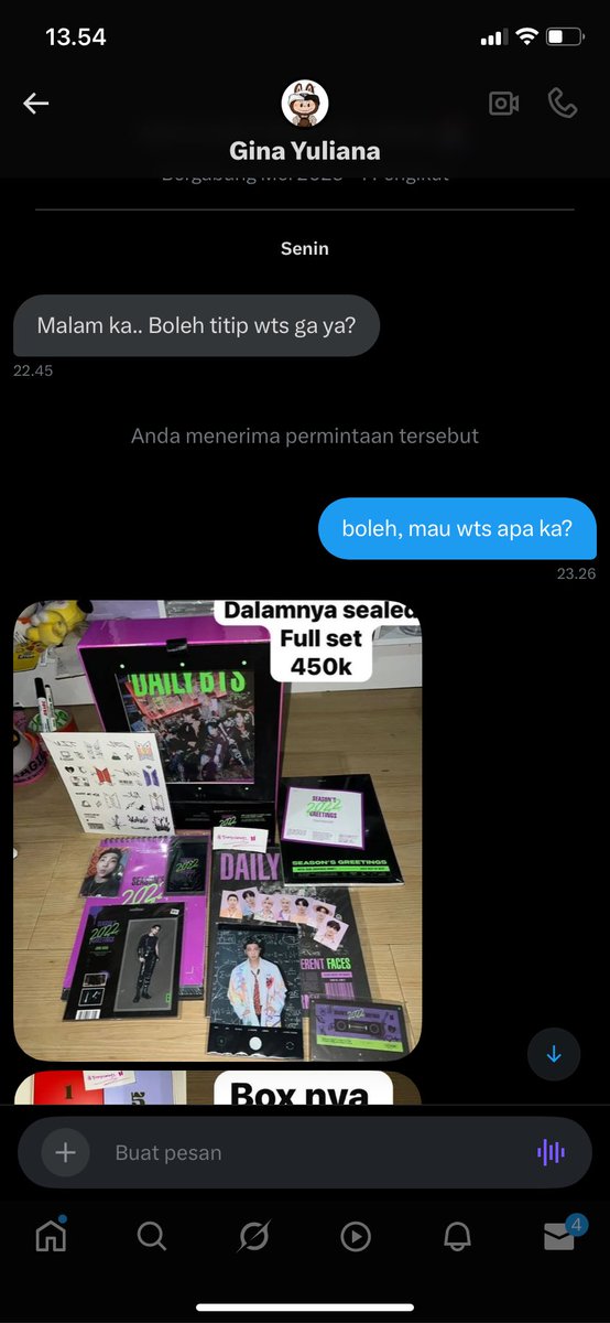 vntextae's tweet image. ‼️HATI HATI SCAMER‼️

ngaku ngaku barang dia padahal barang orang lainnn dan berkedok split paymentt‼️

oke jd waktu itu ada yg dm mau titip wts bisa di baca di ss an yg aku share, aku juga sempet ragu dan mastiin minta link toko nya dan semua aman (ya iyalah org toko org)🫣