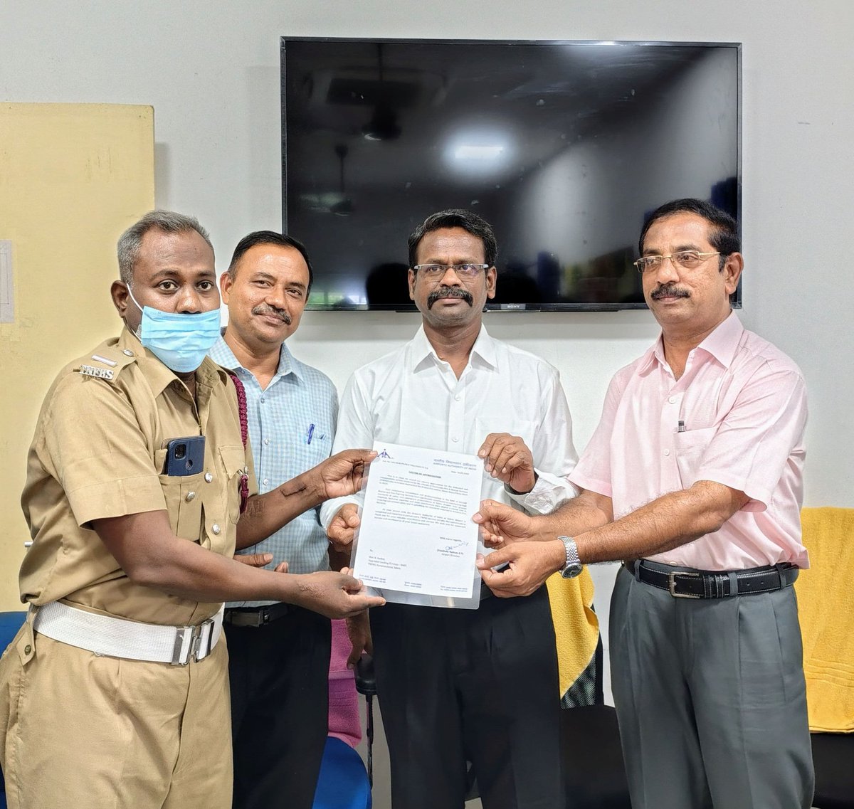 A Farewell was conducted for 5 TNFRS officials on completion of their tenure on 16/05/2025. Another 8 newly trained TNFRS officials are recruited under the RCS scheme at Salem Airport.
<a href="/AAI_Official/">Airports Authority of India</a> 
<a href="/MoCA_GoI/">MoCA_GoI</a> 
<a href="/AAIRHQSR/">Regional Executive Director AAI Southern Region</a>