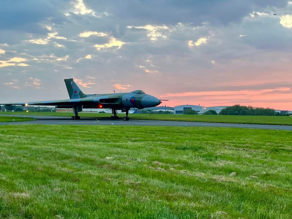 Today's the day ✈️

Join the live high speed taxi footage from 6pm on  <a href="/SdtvP/">SDTV press</a> from <a href="/SouthendAirport/">London Southend Airport</a> 

Image with thanks to S J Photography

#southendvulcan #essex #essexcounty #cityofsouthend #southend #vulcan #vulcanbomber #coldwar #coldwarjets #ColdWarHistory