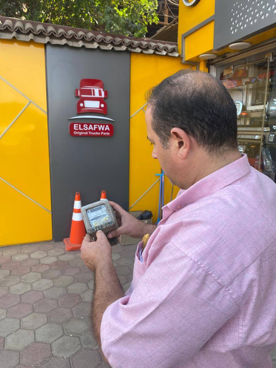 ndedco's tweet photo. استمرار حملات ضبط حالات سرقات التيار والتعدي على الشبكة والتلاعب بالعدادات نطاق الشركة .
إيماءاً إلى التعليمات الواردة من السيد معالي وزير الكهرباء والطاقة المتجددة وبناءاً  على توجيهات السيد المهندس أحمد علي رمضان ، حملات مكبرة ومكثفه بقيادة مأموري الضبط القضائي https://t.co/WE08xV4YQU