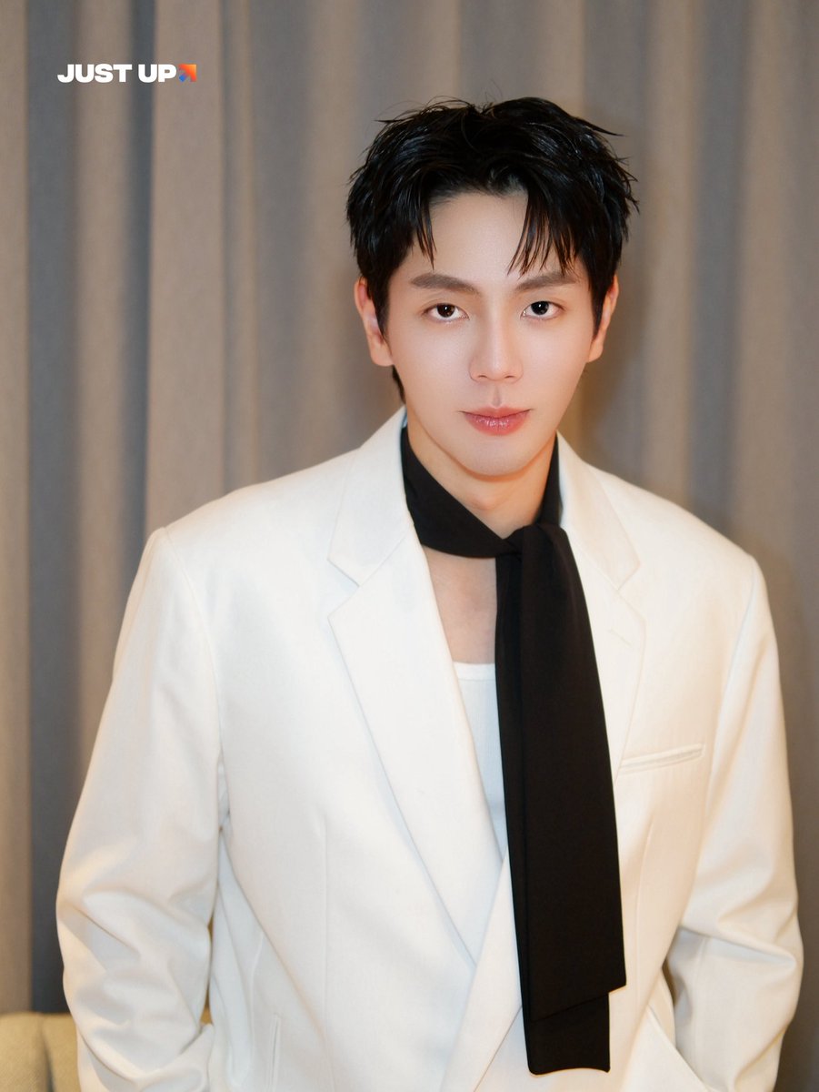 [2] อัพ ภูมิพัฒน์ ในงาน
AISIMERA•UP 品牌分享会

UP IN CHONGQING
#UpxAisimera