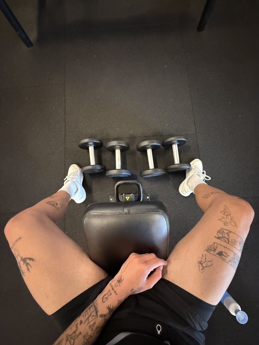 Robertsimandros's tweet photo. GYM DAG https://t.co/t0vCg8GNaZ