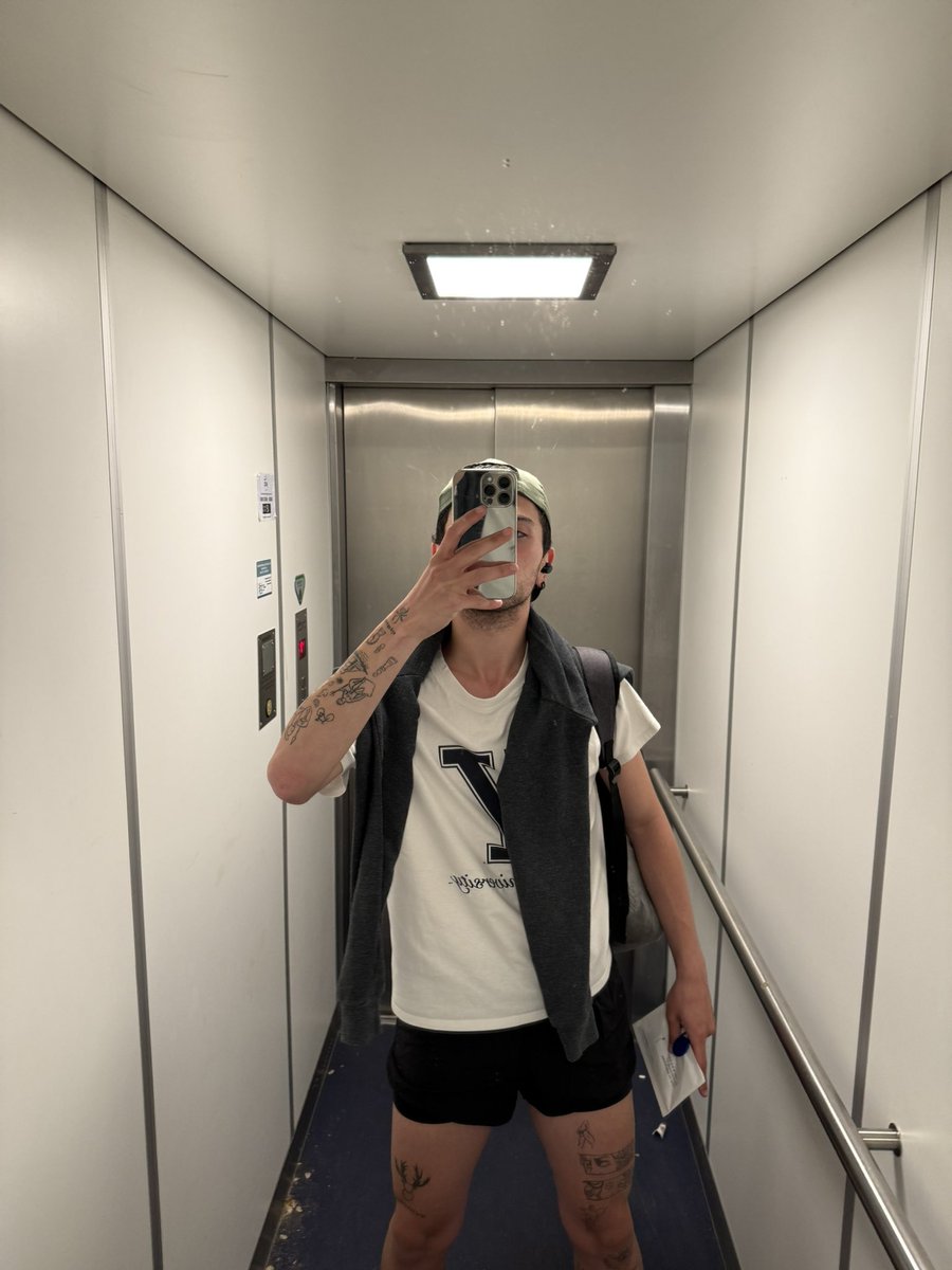 Robertsimandros's tweet photo. GYM DAG https://t.co/t0vCg8GNaZ