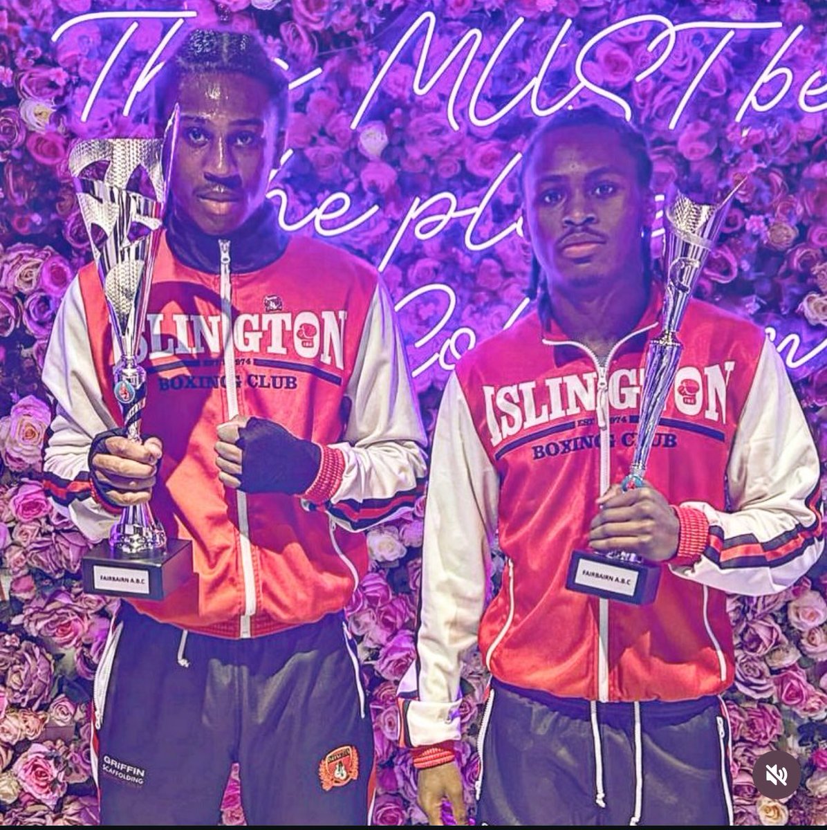 Last night, Islington Boxing Club had 3 boxers compete on the Fairbairn ABC dinner show held @ The Colosseum Suite, Ilford. 

First up was Zaki Sultan who took his bout the night before this show, he lost via unanimous decision, the 2nd round was his best showing but didn’t do