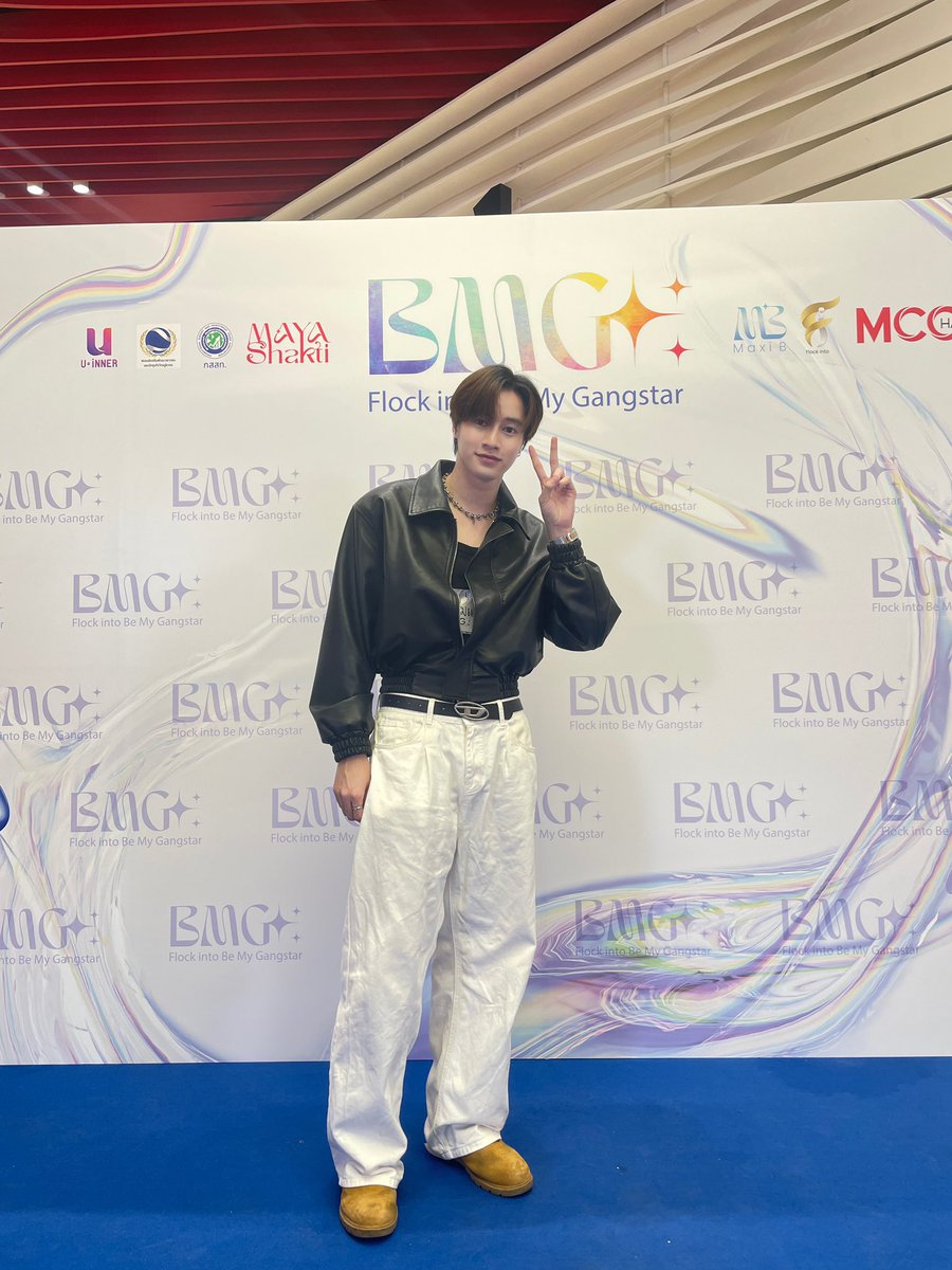 stmdthailand's tweet photo. 🎬 คอมแบท ,โบ๊ท ในงาน BMG Flock into Be My Gangstar ณ Mcc Hall เดอะมอลล์ บางแค ✨
#BMGproject
#FlockIntoBeMyGangstar
#FlockInto #ซีรีส์วาย #ยูริ
#Movies #Artist #คู่จิ้น
#THEMALLLIFESTORE #THEMALLLIFESTOREBANGKAE
#its_combat
#boat_typ
#STMDTHAILAND https://t.co/GldKAwNas8