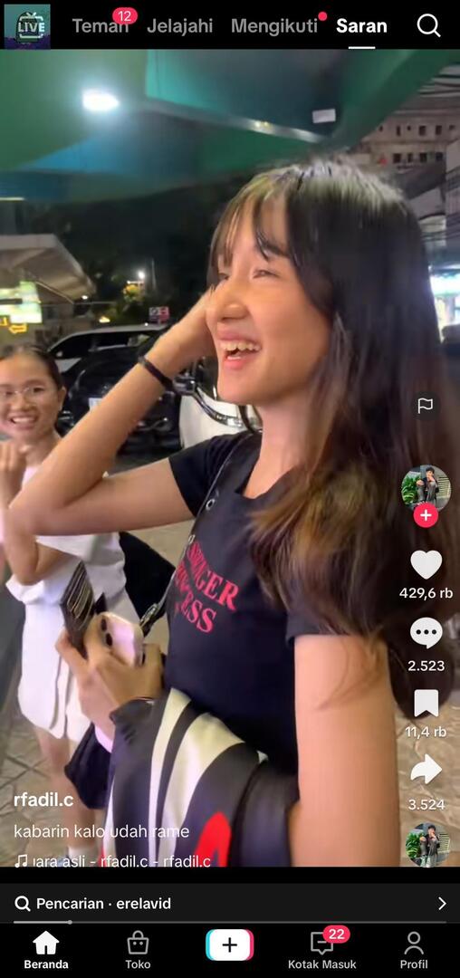 💚 I feel you kaka yang baju putih, beauty privilege is real. Pas aku stalk akun abangnya ternyata emang milihnya cuma yg good looking doang demi fyp (kayaknya) huhuu