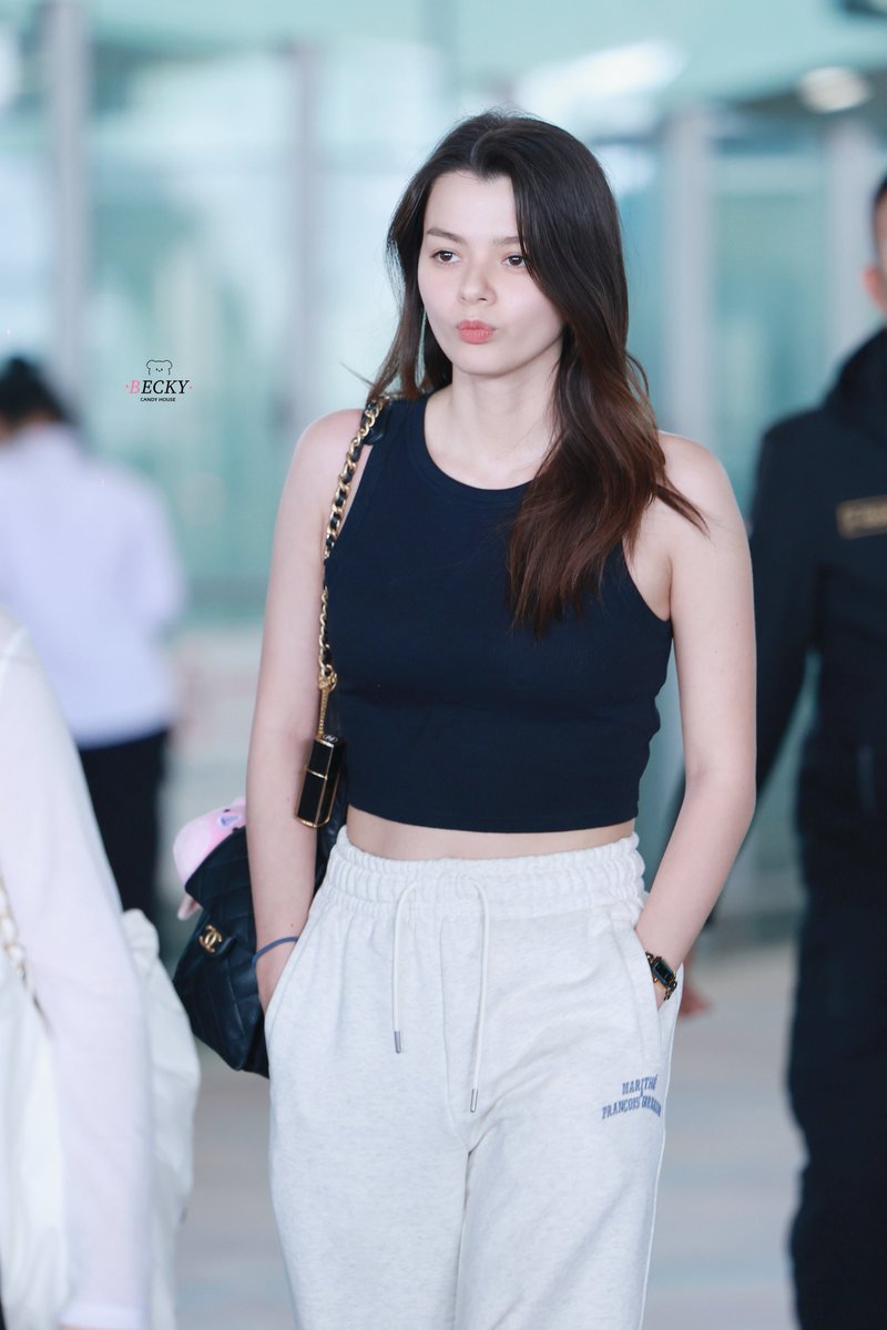 so cuteeeee🤏
<a href="/AngelssBecky/">Becky Armstrong</a> 

#Beckysangels 
#BeckyArmstrong‌