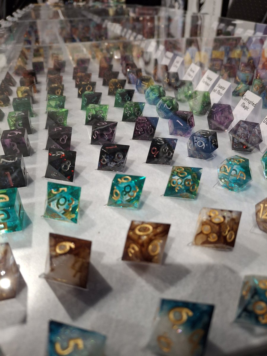 Lots of dice and dicetrays are still left for the 2nd day of RPV. Come say hi if you are visiting!
(Ad)
#dice #dnd #dnd5e #epoxy #resin #epg #ttrpg #pnp #pnpde #Würfel #dicetray #embroidery