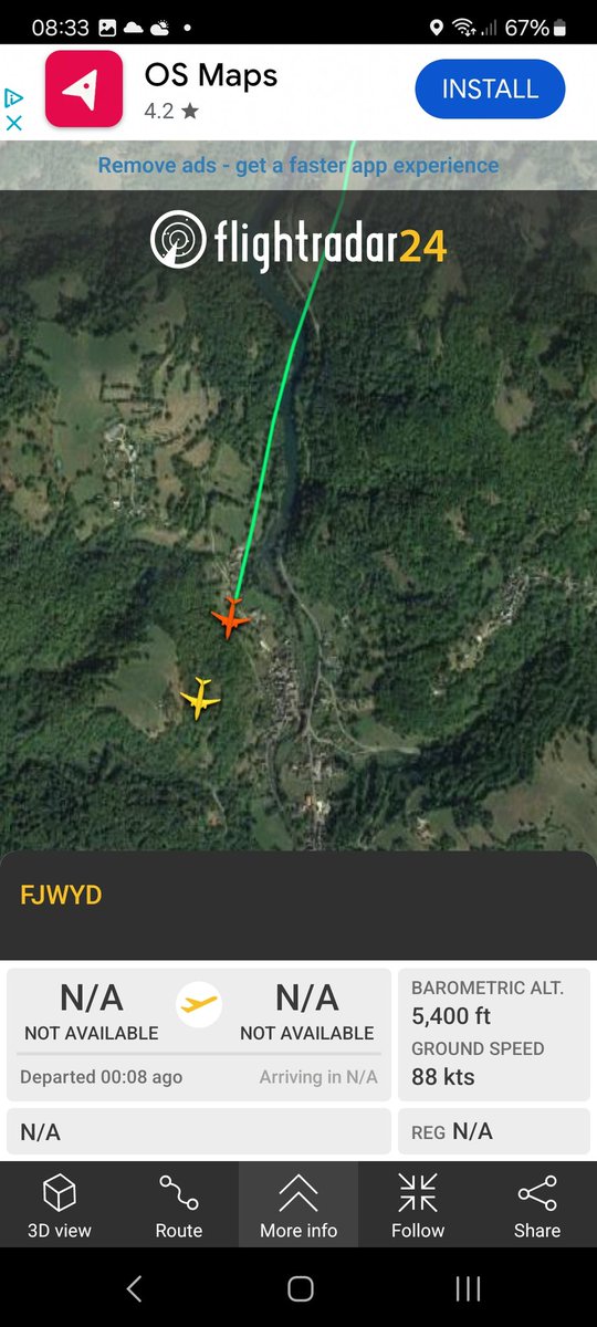 yerwhit's tweet photo. @flightradar24 Any idea what's happening here, very close together. https://t.co/W78v9JSelc