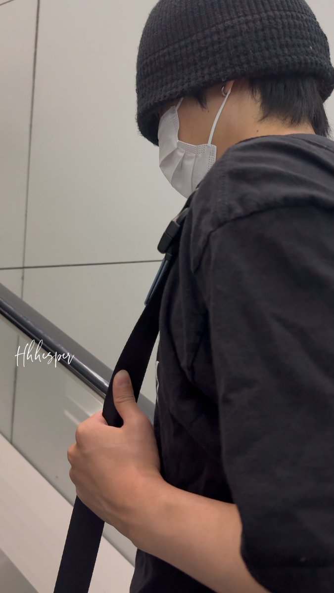 hpr423623's tweet photo. 250517 ICN🛫
#THEBOYZ #SUNWOO #선우 https://t.co/6YGXSftFBm