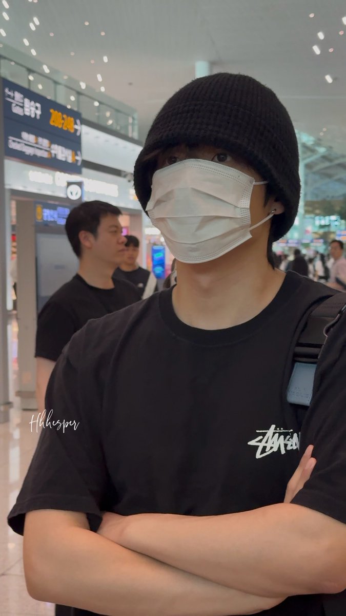 hpr423623's tweet photo. 250517 ICN🛫
#THEBOYZ #SUNWOO #선우 https://t.co/6YGXSftFBm
