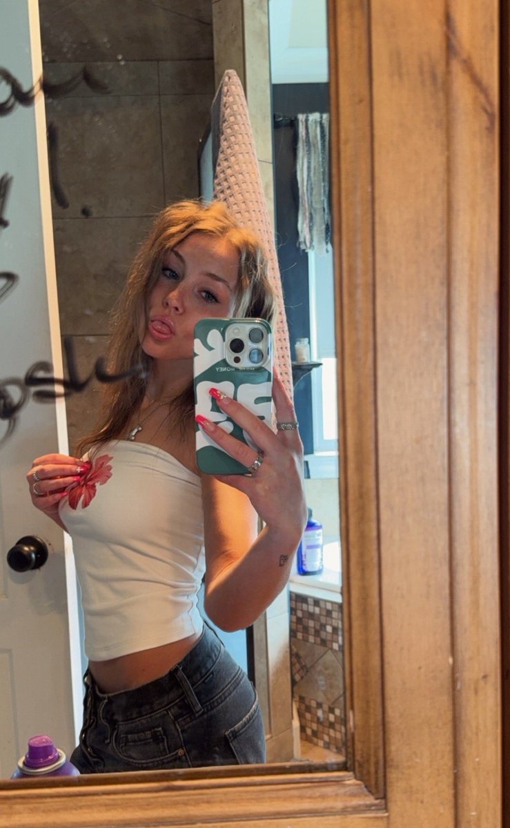 🤍🤍

#findompaypigs #findom #feet #paypigsfindme