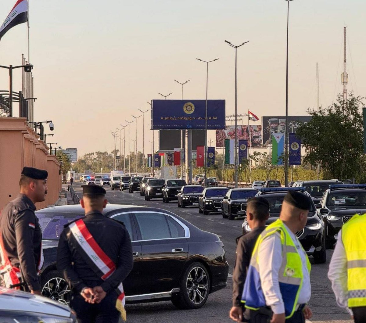 من قلب بغداد.. بدأ استقبال الملوك والرؤساء والوفود العربية المشاركة في القمة العربية الرابعة والثلاثين التي تحتضنها العاصمة بغداد
