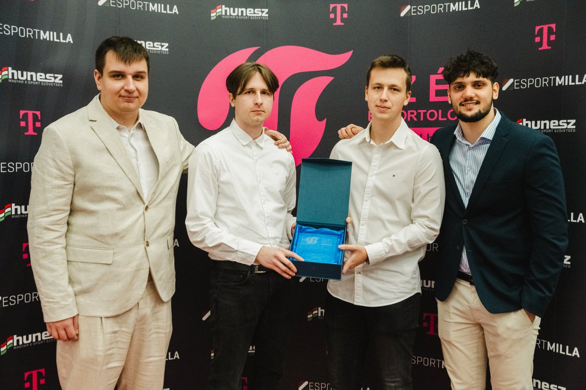 Hungarian Esports Federation (@hunesz) on Twitter photo #évesportolója2024🏆Az idei díjazottak
Az év MOBA csapata: DOTA2 válogatott
Az év szimulátorsportolója: Kalocsai Dávid
Az év offline eseménye: a T-esport bajnokság
Az év e-sport egyeteme: <a href="/unibme_official/">Budapest University of Technology and Economics</a>
<a href="/telekomHU/">Telekom HU</a> <a href="/esportmilla/">Esportmilla</a> #évesportolója2024🏆Az idei díjazottak
Az év MOBA csapata: DOTA2 válogatott
Az év szimulátorsportolója: Kalocsai Dávid
Az év offline eseménye: a T-esport bajnokság
Az év e-sport egyeteme: <a href="/unibme_official/">Budapest University of Technology and Economics</a>
<a href="/telekomHU/">Telekom HU</a> <a href="/esportmilla/">Esportmilla</a>