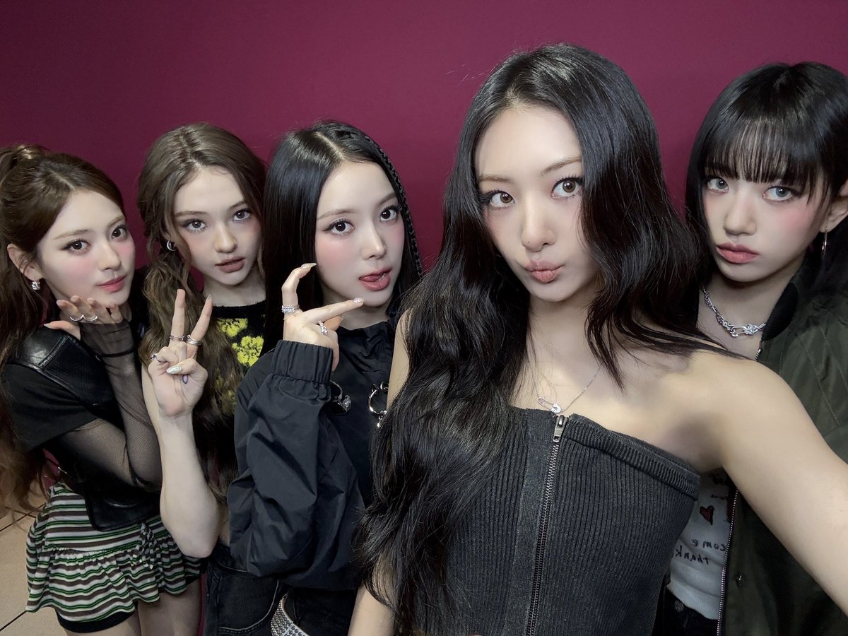 [📸] 250517 #MENOVV

MBC 쇼! 음악중심 🙌🩷🍎

#MEOVV #미야오
#MYEYESOPENVVIDE
#THEBLACKLABEL #더블랙레이블