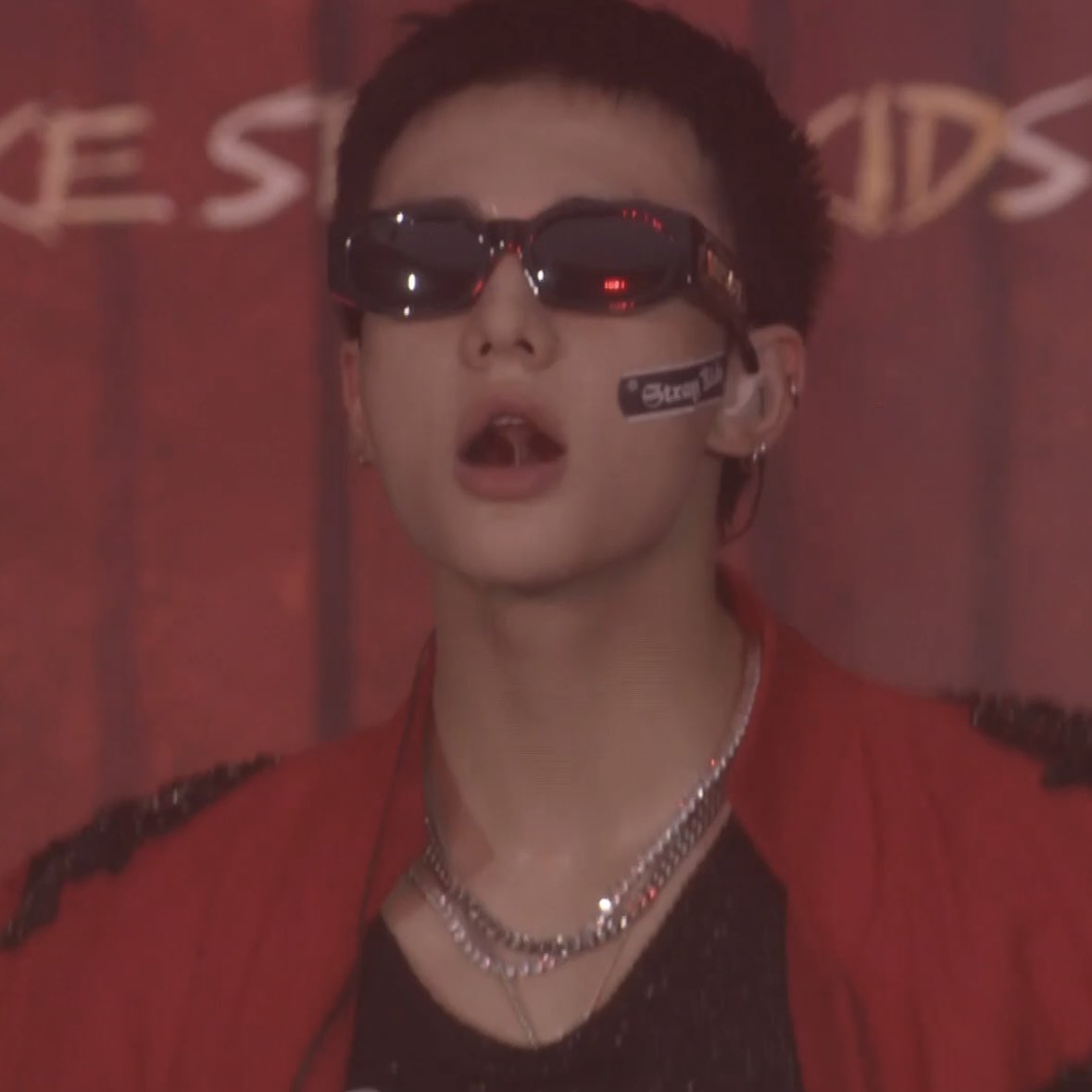 헨 tweet media
