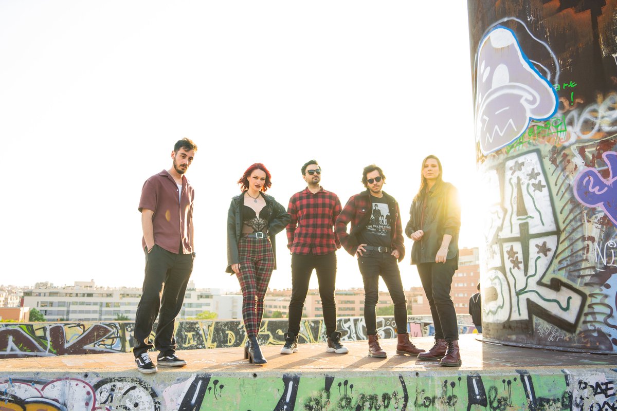 CIVES estrenan su nuevo disco "Filautía" Esencia noventera y potentes riff de guitarra
elhilomusical.com/2025/05/cives-…