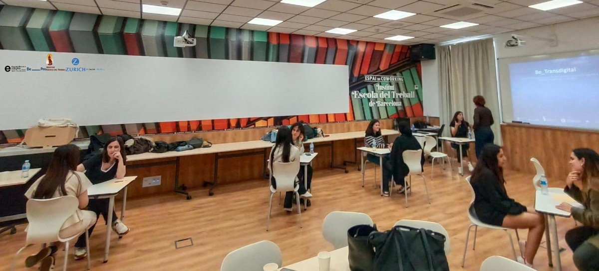 EdTbarcelona's tweet photo. Ahir vam viure una sessió del #TalentSpeedDating amb les nostres alumnes GM Gestió Administrativa dins del programa #BeTransdigital del @consorciedubcn i @DualizaBankia.
Amb @ZurichES i @Fundacion_JA, les noies van descobrir opcions reals al món #TIC!#DonesTIC #Edtwomendays https://t.co/w84K2GkeSZ