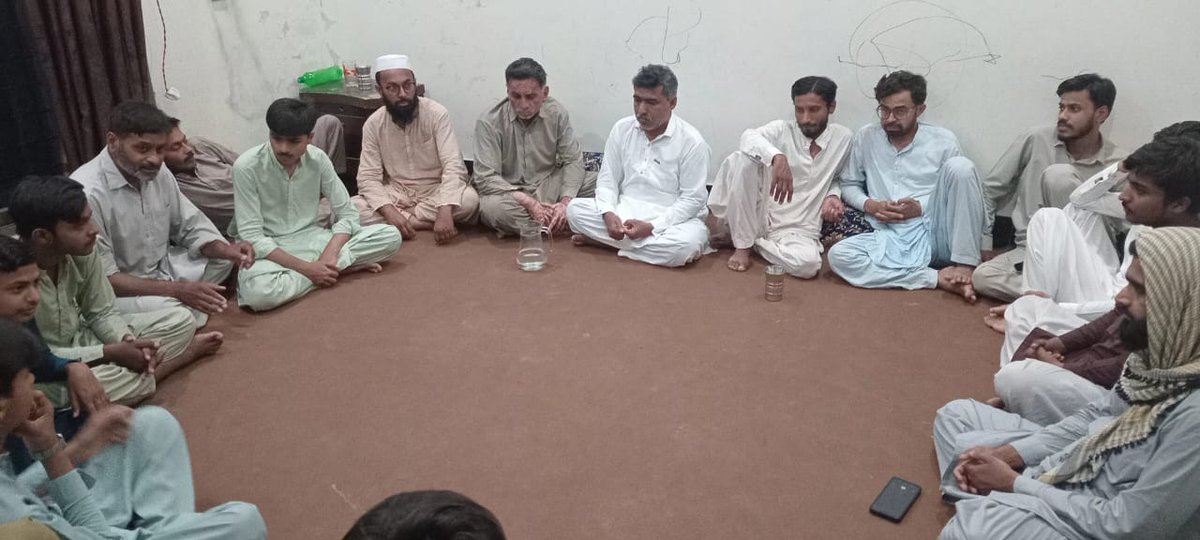 درس قرآن محلہ مولانا عبد الحق جامعی رحمتہ اللہ علیہ ، جماعت اسلامی چاچڑاں شریف 
مدرس ملک عبدالرحمن قیم جماعت اسلامی چاچڑاں شریف ۔
جماعت اسلامی تحصیل خان پور
<a href="/JIPOfficial/">Jamaat e Islami Pakistan</a> 
#YoumETashakur 
#یوم_تشکر