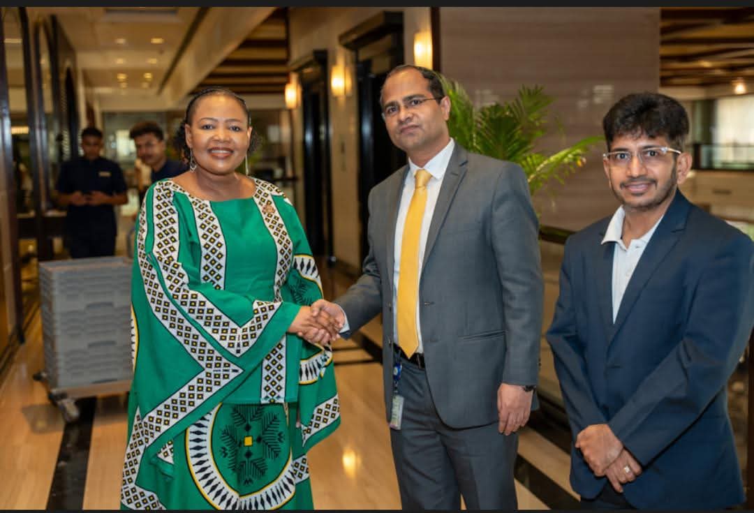 India in Eswatini (@indiaeswatini) on Twitter photo Eswatini Foreign Minister, Hon. Sen <a href="/PholileShakantu/">Pholile Dlamini Shakantu</a> met Dr. Kiran Shingote, Unit Head, <a href="/ApolloHosMumbai/">Apollo Hospitals</a>, during her recent visit to Mumbai & held discussions on strengthening healthcare ties between hospitals in Eswatini & Apollo Hospitals <a href="/MfaicSd/">Ministry of Foreign Affairs Eswatini</a> <a href="/MEAIndia/">Randhir Jaiswal</a> <a href="/IndianDiplomacy/">Indian Diplomacy</a> Eswatini Foreign Minister, Hon. Sen <a href="/PholileShakantu/">Pholile Dlamini Shakantu</a> met Dr. Kiran Shingote, Unit Head, <a href="/ApolloHosMumbai/">Apollo Hospitals</a>, during her recent visit to Mumbai & held discussions on strengthening healthcare ties between hospitals in Eswatini & Apollo Hospitals <a href="/MfaicSd/">Ministry of Foreign Affairs Eswatini</a> <a href="/MEAIndia/">Randhir Jaiswal</a> <a href="/IndianDiplomacy/">Indian Diplomacy</a>