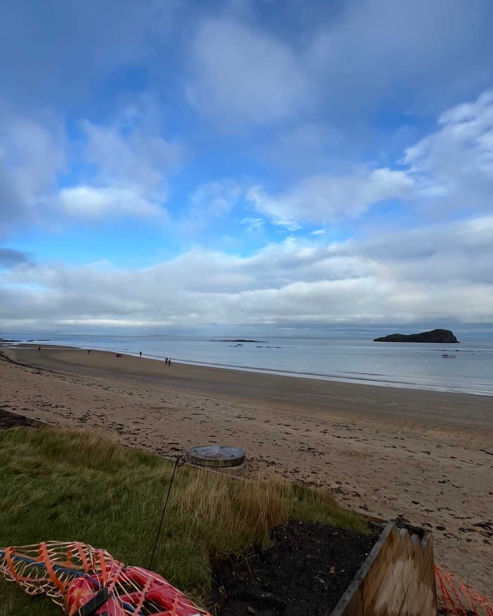 Take a walk along the beach ☀️

We're a pet friendly hotel! Bring along your furry friends to enjoy our surroundings and come back and relax once you're finished. We allow dogs in all our rooms and also in the bar area. 

#netherabbey #hotels #scotland #northberwick #dogfriendly
