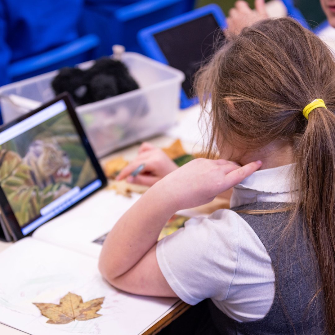 Don't miss our free online #ArtAndDesign teacher CPD!
📅 19th May 4-5pm

Discover #TheSuperpowerOfLooking approach to developing #VisualLiteracy skills &amp; explore Turner's 'Rain, Steam, and Speed'.

Book now
👉 bit.ly/3RiQEzn

📸 Dave Madden

<a href="/FreelandsF/">Freelands Foundation</a> <a href="/artukdotorg/">Art UK</a>