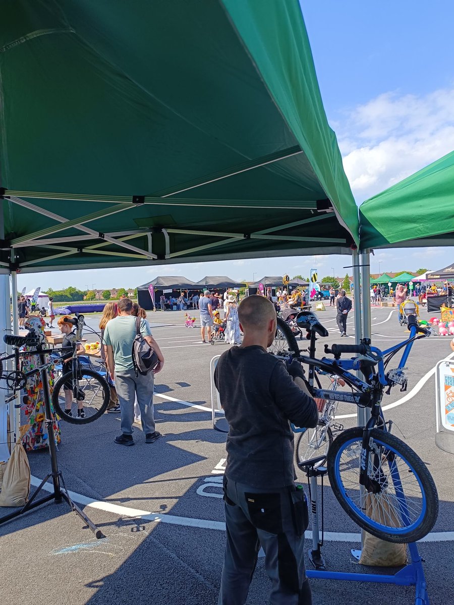 Rediscovery Centre (@rediscoveryctr) on Twitter photo #RediscoverCycling has been everywhere across Dublin for #BikeWeek2025 helping people get back on the road safely, with a whopping *80* bikes repaired along the way.
Thanks to @FingalCoCo and <a href="/DubCityCouncil/">Dublin City Council</a> for supporting our activities this week. #RediscoverCycling has been everywhere across Dublin for #BikeWeek2025 helping people get back on the road safely, with a whopping *80* bikes repaired along the way.
Thanks to @FingalCoCo and <a href="/DubCityCouncil/">Dublin City Council</a> for supporting our activities this week.