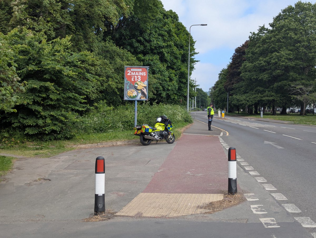 oakey1979's tweet photo. @GoSafeCymru Isn't there something ironic about riding through red barriers &amp; parking where anyone else would be fined, to hide your bike to enforce 20mph on a road without houses in the name of 'safety'? https://t.co/72Elm9xmUc