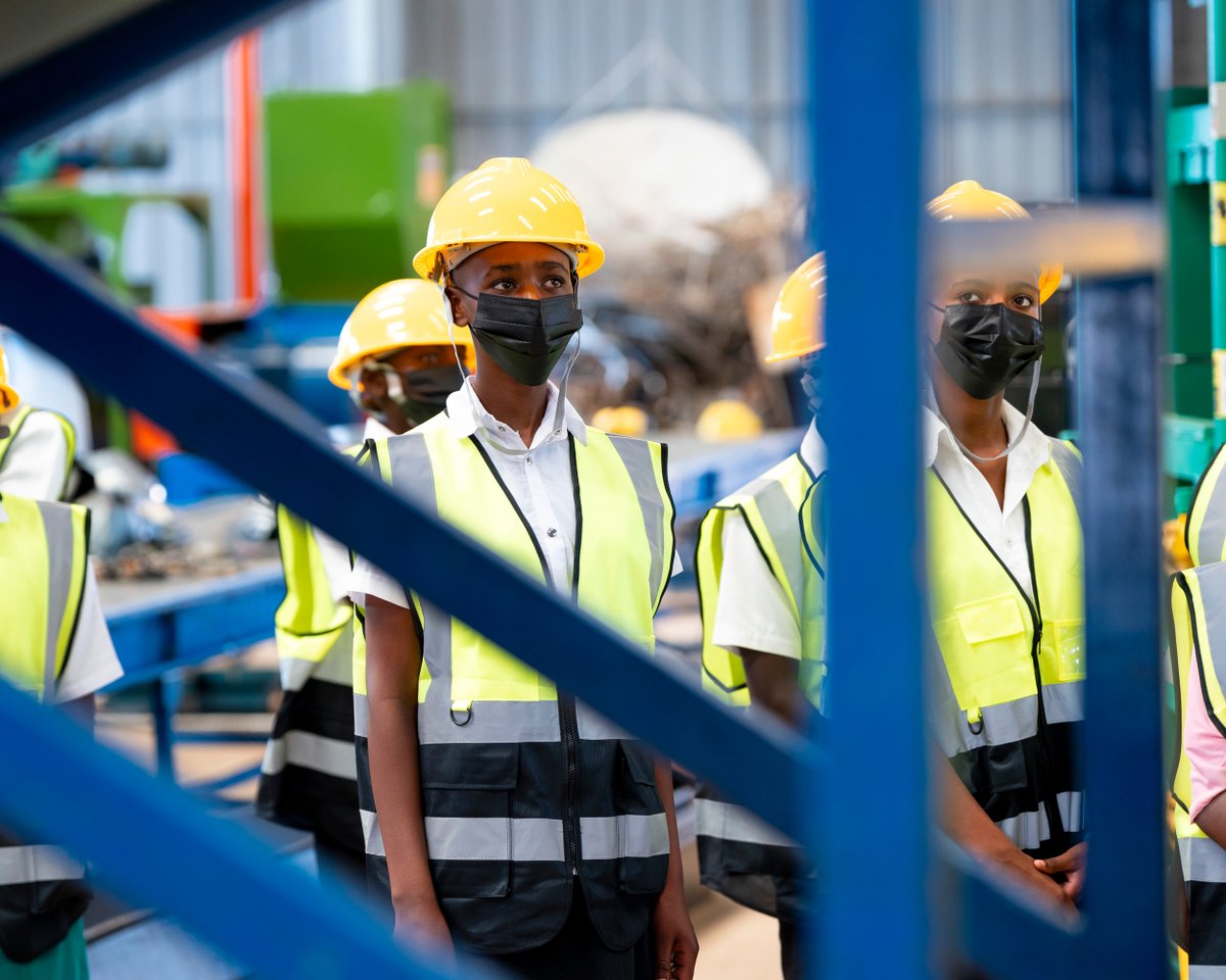thierranto's tweet image. A powerful visit to Enviroserve Rwanda by future guardians of our planet.
Teaching the next generation that e-waste isn’t trash - it’s a resource!
#RecycleForTheFuture #GreenMinds #InnovationForChange #EwasteAwareness #EnvironmentalEducation
@TheProtectorRw @EnviroserveRw