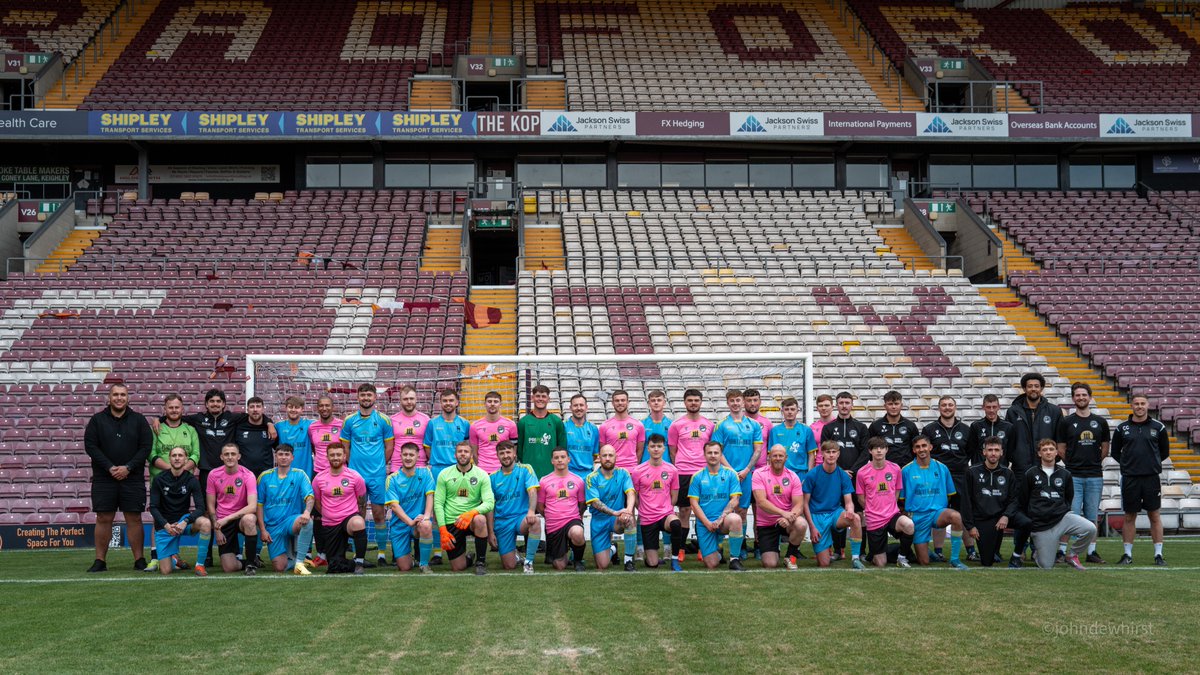 jpdewhirst's tweet photo. Saltaire showdown - Salts FC vs Saltaire Dynamos at Valley Parade on Thursday evening. A total of £1,300 raised for the Burns Unit. #BCAFC #Bradford @officialsaltsfc https://t.co/gLxWpCvyIT
